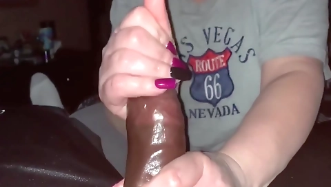 A mature gets fucked in the back in the porn video