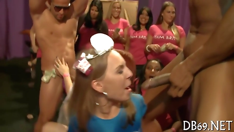 Ebony babe with a huge booty getting her mouth and deepthroat